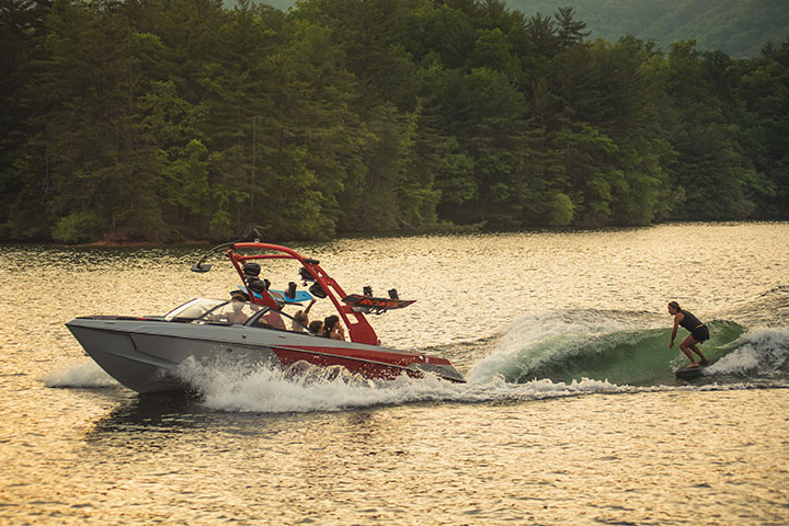 Malibu's 23 LSV is the Wakesurfing Boat of the Year